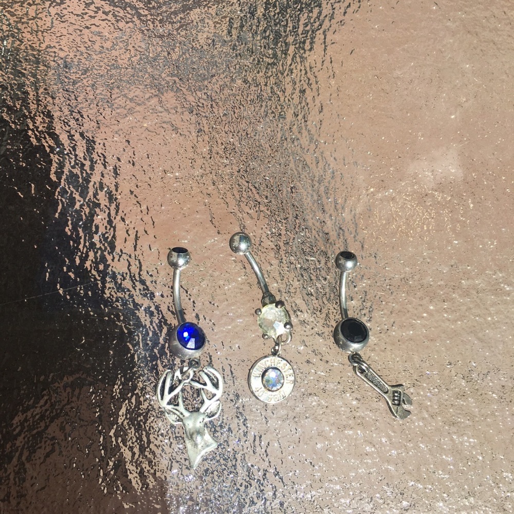 Country theme belly button rings